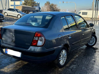 Renault Clio Symbol foto 4