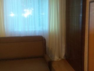 Apartament ci 3 odăi, subsol și garaj foto 3