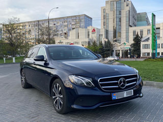 Mercedes E-Class foto 1