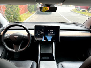 Tesla Model 3 foto 9