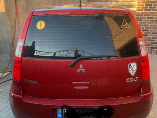 Mitsubishi Colt foto 3