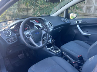 Ford Fiesta foto 6