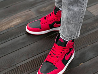 Nike Air Jordan 1 Retro High Red foto 5