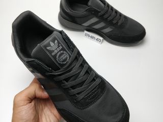 adidas iniki j all black foto 6