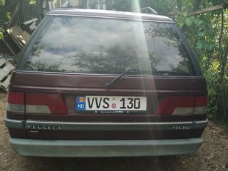 Peugeot 405 foto 1