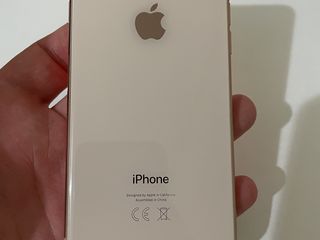 iPhone 8 Gold 64GB foto 3