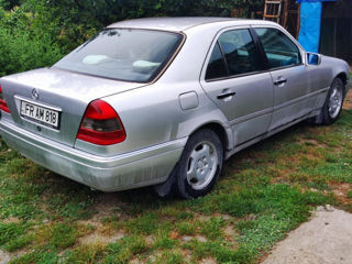 Mercedes C-Class foto 7