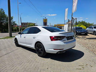 Skoda Superb foto 2