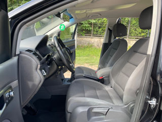 Volkswagen Touran foto 7