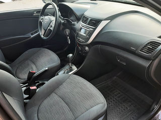 Hyundai Solaris foto 9