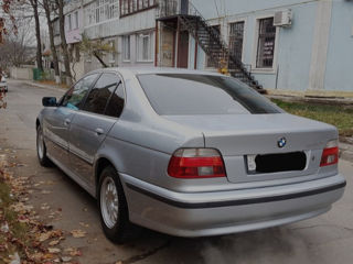 BMW 5 Series foto 10