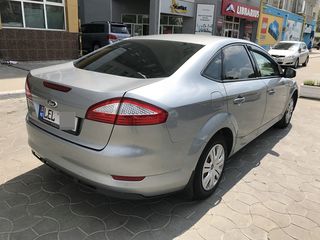 Ford Mondeo foto 4