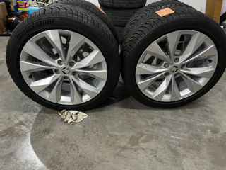 Skoda Superb 235/45 R18 foto 1