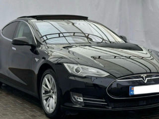 Tesla Model S foto 2