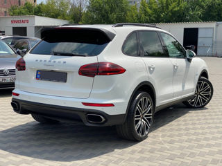 Porsche Cayenne foto 4