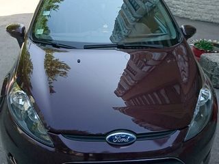 Ford Fiesta foto 5