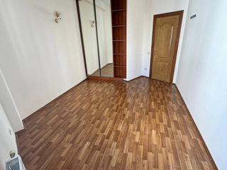 Apartament cu 2 camere, 65 m², Centru, Chișinău foto 3