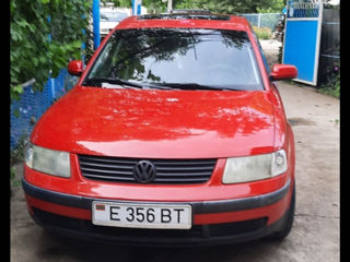 Volkswagen Passat foto 1