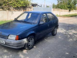 Opel Kadett foto 2