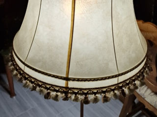 Lampa de podea