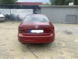 Volkswagen Jetta foto 5