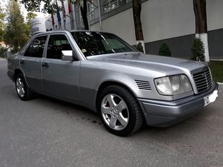 Mercedes Series (W124) foto 2