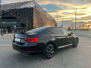 Skoda Superb foto 2