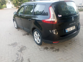 Renault Grand Scenic foto 2