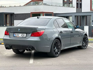 BMW 5 Series foto 6