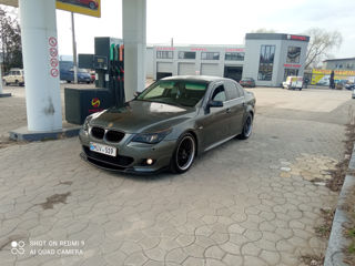 BMW 5 Series foto 3