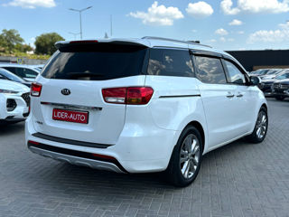 KIA Carnival foto 4