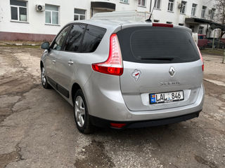 Renault Grand Scenic foto 2