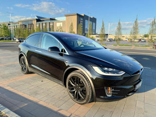 Tesla Model X foto 2