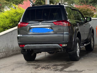 Mitsubishi Pajero Sport foto 3