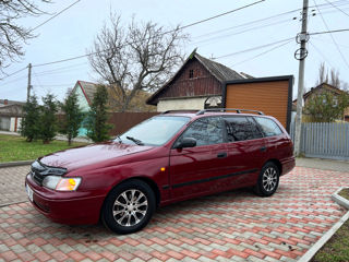 Toyota Carina foto 8