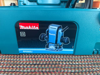 Фрезер Makita RP0900J foto 2