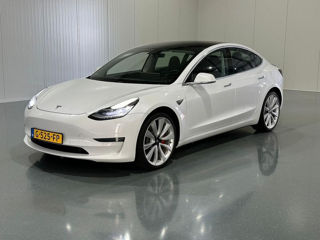 Tesla Model 3 foto 1