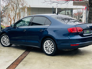 Volkswagen Jetta foto 18