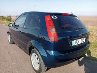 Ford Fiesta foto 7