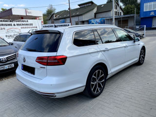 Volkswagen Passat foto 3