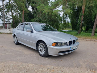 BMW 5 Series foto 8