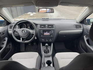 Volkswagen Jetta foto 6