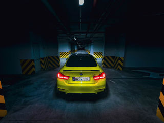 BMW M4 foto 4