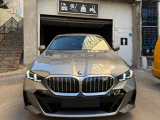 BMW 5 Series foto 2