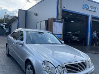 Mercedes E-Class foto 2