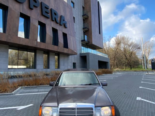 Mercedes Series (W124) foto 3