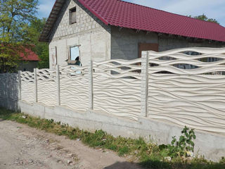 Gard din plăci de beton este durabil  și nu necesită îngrijire specială. foto 7