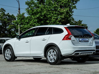 Volvo V60 foto 2