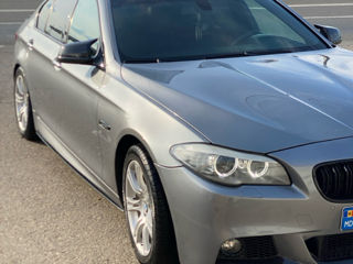 BMW 5 Series foto 4