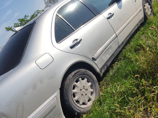 Mercedes E-Class foto 3